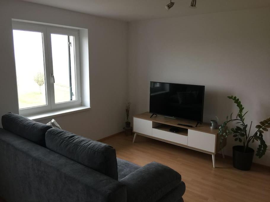 Ruhige Schoene 2-Zimmer Ferienwohnung ฮุยส์ ภายนอก รูปภาพ